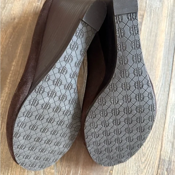 Lilly Pulitzer Brown Suede Peep Toe Wedges - Picture 4 of 12